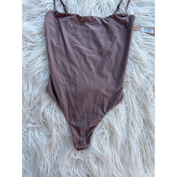 Skims Fits Everybody Cami Thong Bodysuit Umber Size XS - Picture 4 of 9